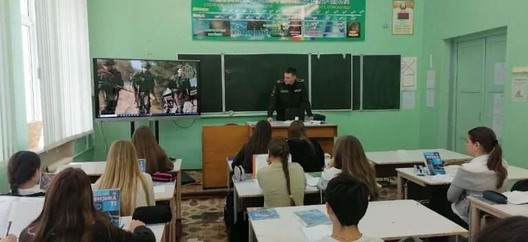 Из школьных коридоров — в элиту Вооружённых Сил!